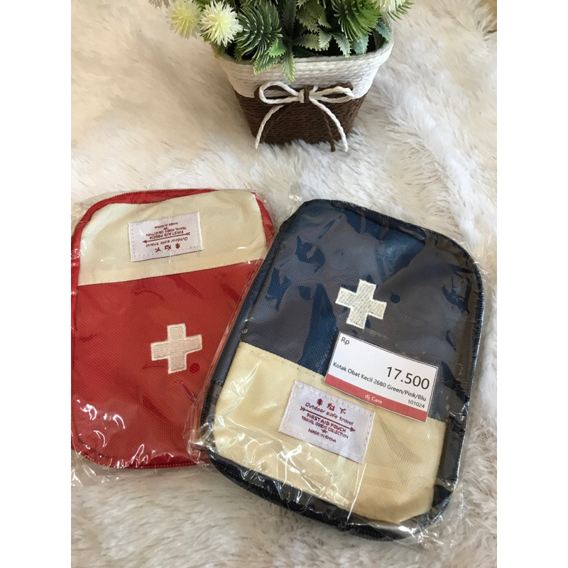 kotak obat kecil 2680