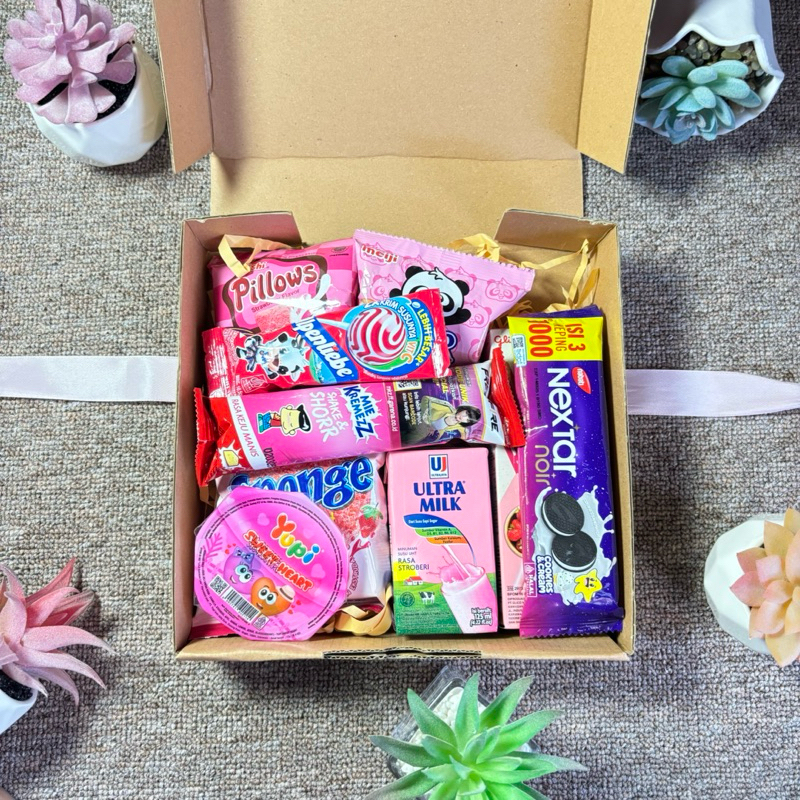 

Hampers Snack Box Tema Pink / Box Hadiah (FREE STICKER UCAPAN)