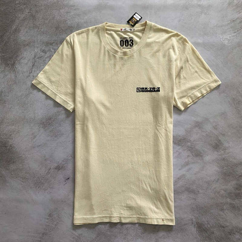 TSHIRT UNIQLO X GUNDAM
