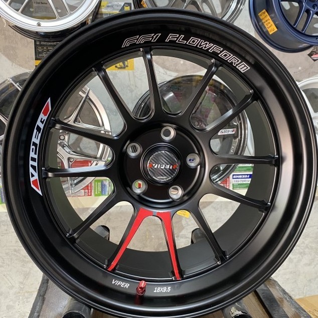 Velg Mobil Viper Rep Venom R18 untuk Innova Xpander HRV