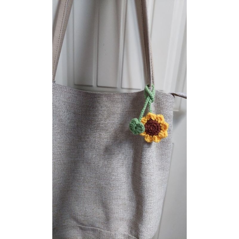 Sunflower Bagcharm/ Sunflower Bookmark/ Bunga Matahari Rajut/ Gantungan Kunci Bunga Matahari/ Pembat