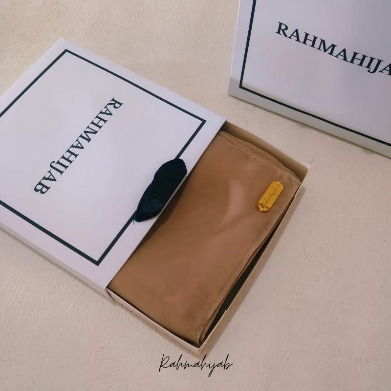 

RAHMAHIJAB - BOX BAG HAMPERS