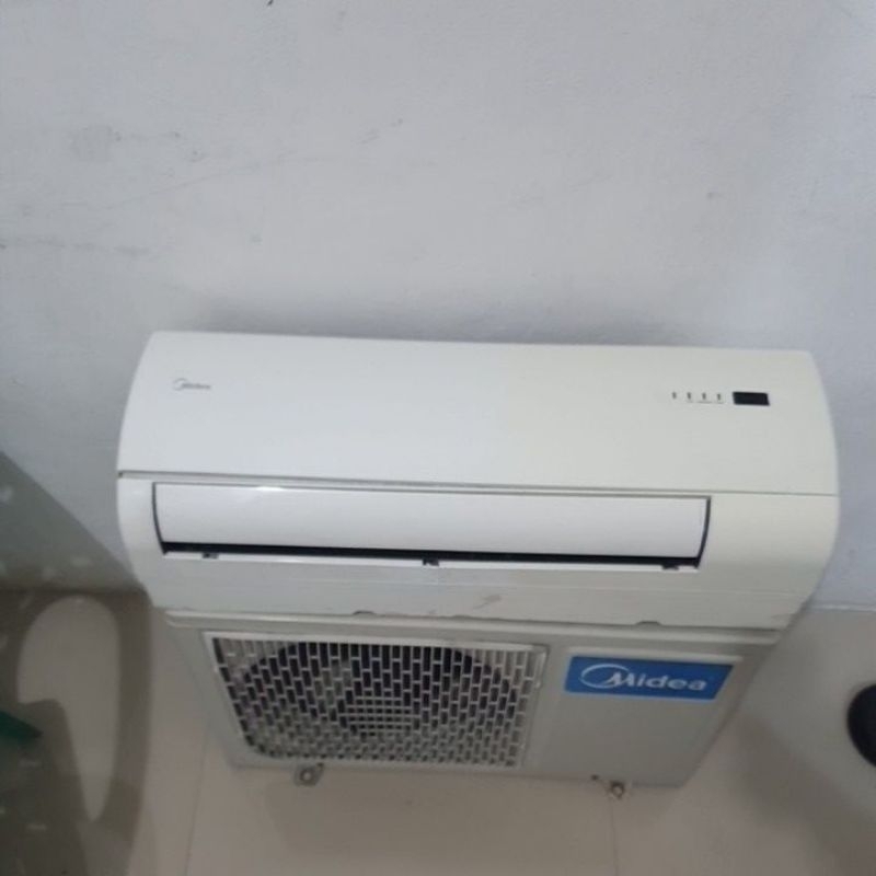 Second Ac Midea 1pk ( dingin Joss)