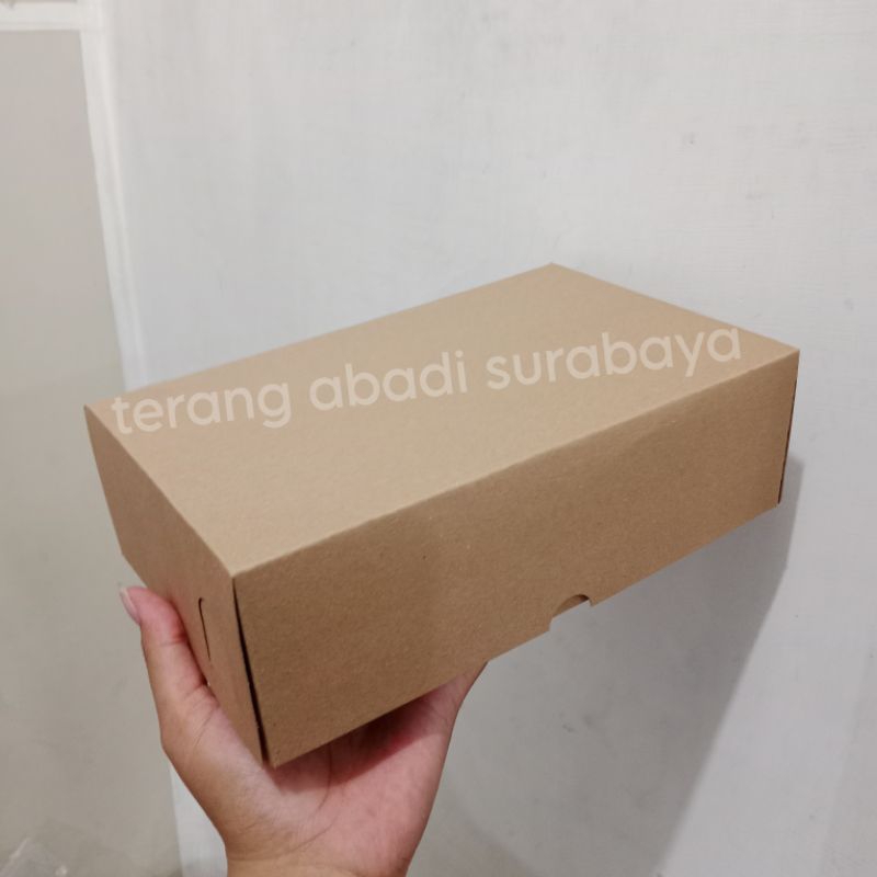 

Dus NX Kraft Coklat/Dus Kraft Coklat 14.5x23x7/Dus Panjang/Dus Kue Isi 7/Dus R7 Coklat/Dus Kue Nx Coklat