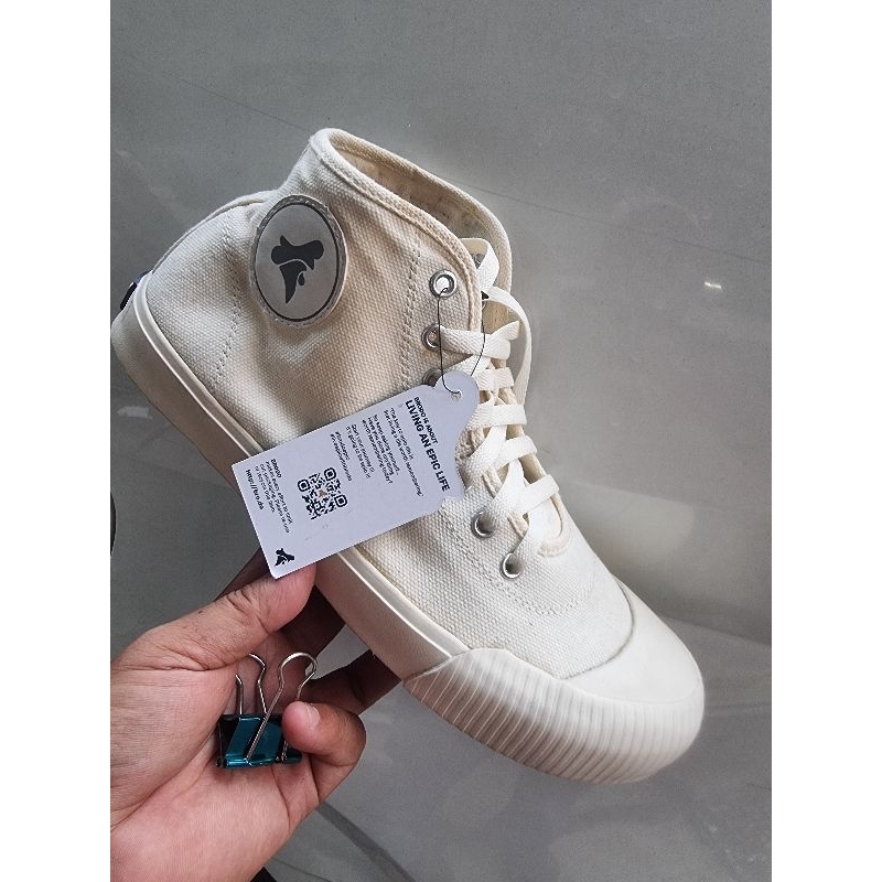 Sepatu Brodo  bahan canvas Sneakers Original