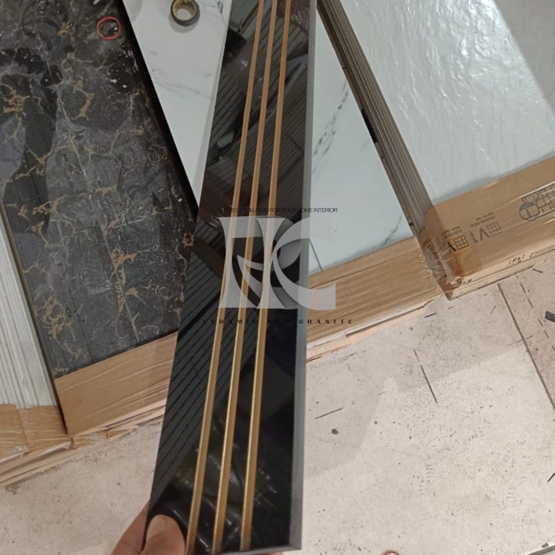 List plint granit 10x60 Step nosing black/gold