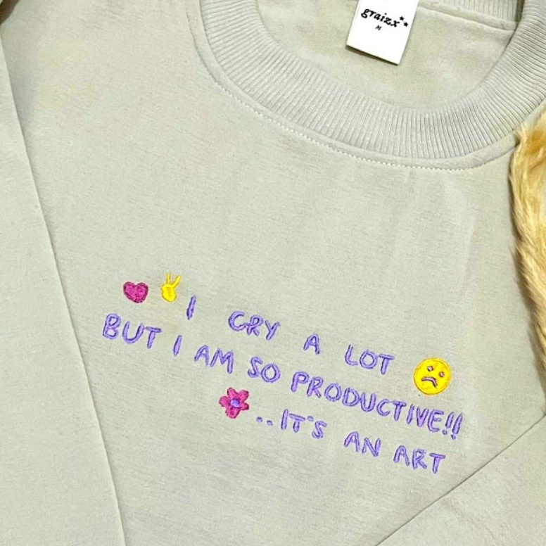 Top Produk graizx  177 I Can Do It With A Broken Heart  I Cry A Lot by Taylor Swift Sweater