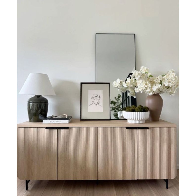 Kabinet Ruang Tamu Motif Kayu Kaki Besi