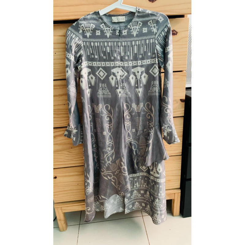 Wearing klamby tunik