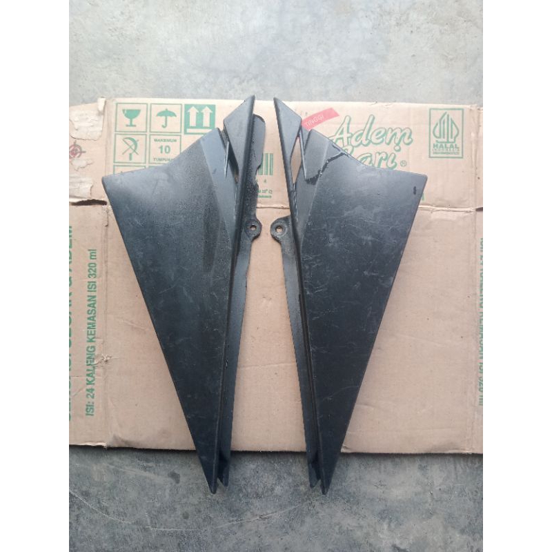 cover box aki untuk motor Yamaha Vixion KS 2013 14 16 sama aja ori copotan original tinggal pasang b