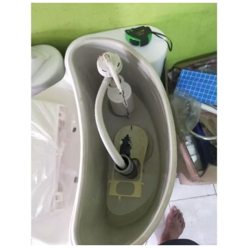 PELAMPUNG CLOSET DUDUK CW 894