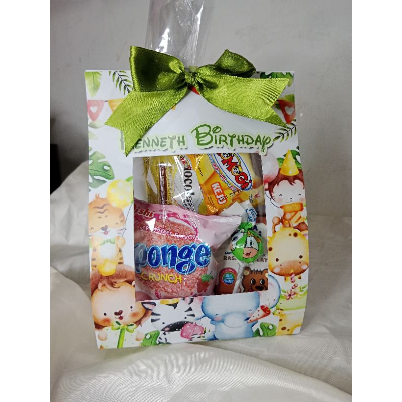 

PAKET HAMPERS SNACK ULTAH BIRTHDAY TEMA APA AJA BISA