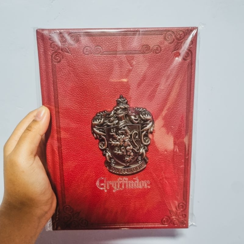 

Miniso x Harry Potter A5 Ebossment Hardcover Book Gryffindor (96 sheets)