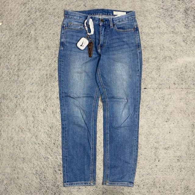 WHO AU Reguler Jeans