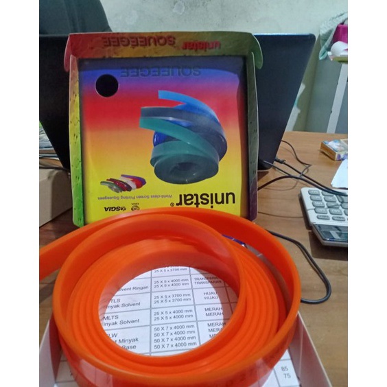 

KODE X63I KARET RAKEL LANCIP ORANGE MEREK UNISTAR 1 kotak isi 4 meter