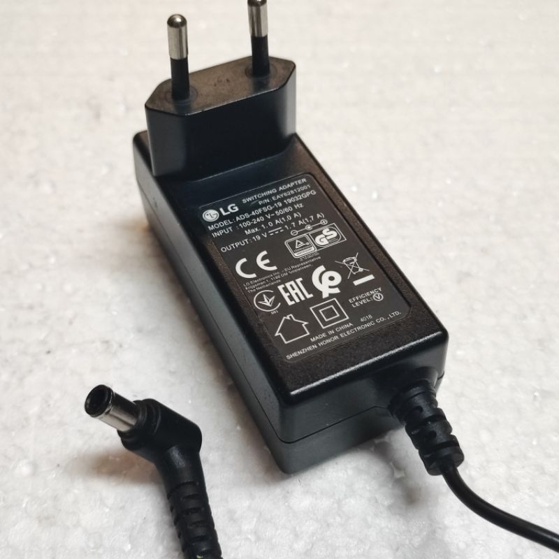 Adaptor LG ADS-40FSG-19  19V 1,7A Jack jarum 6mm