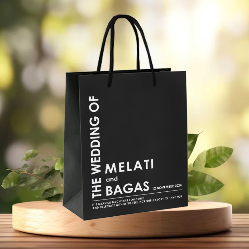 

Paperbag Hitam Sablon 25x10x30 / Paperbag Polos Hitam / Paperbag Hitam / Tas Kertas / Paperbag Sablon Custom