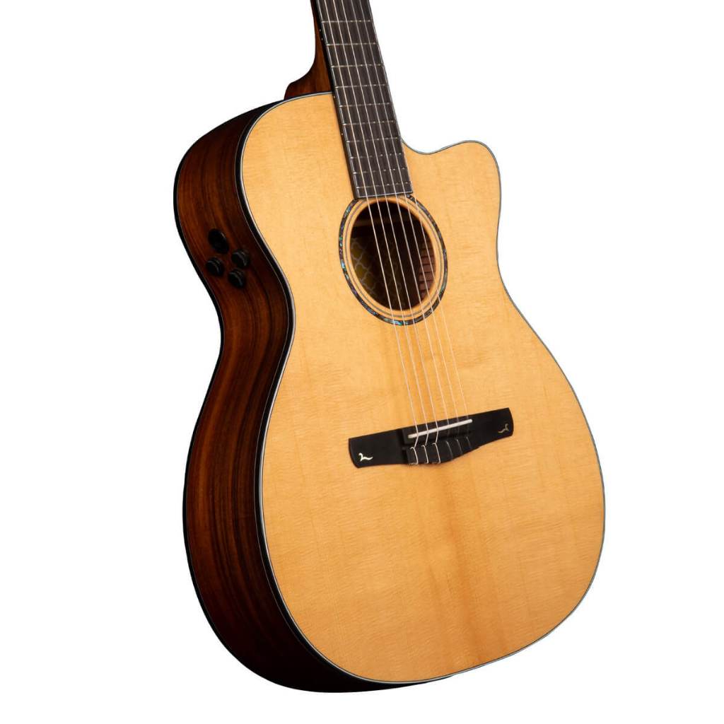 GITAR CORT GOLD OC 8 NYLON W/CASE NATURAL