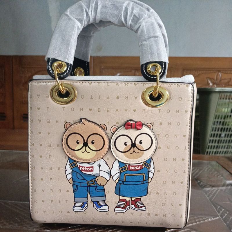 Piton Bear Sling bag