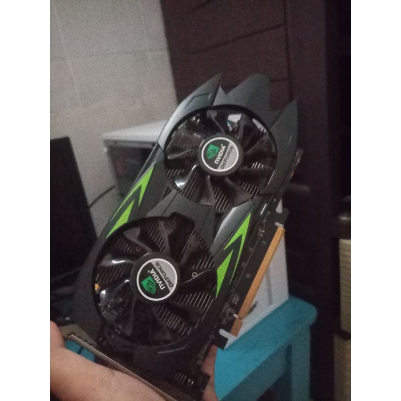 VGA gts 450 second normal / VGA gt 730 fake