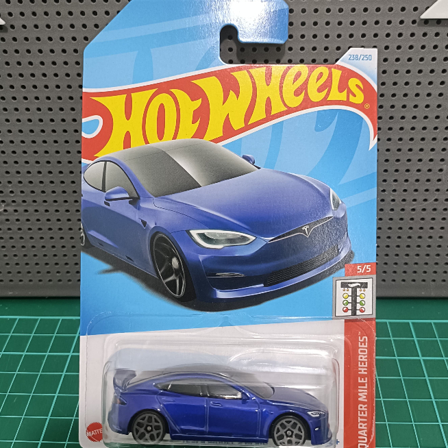 HOT WHEELS TESLA MODEL S PLAID