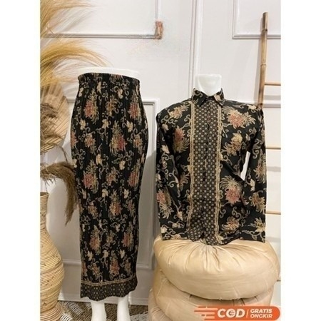 Setelan Couple Kemeja Panjang & Rok Plisket Wanita / Kemeja Batik Pria