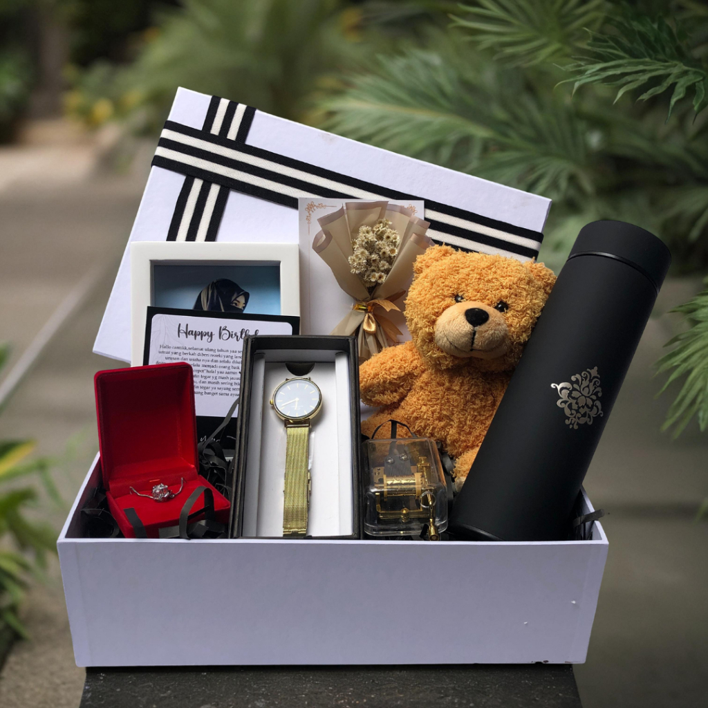 

Kado ulang tahun cewek hampers premium kalung titanium jam tangan box putih free kartu ucapan