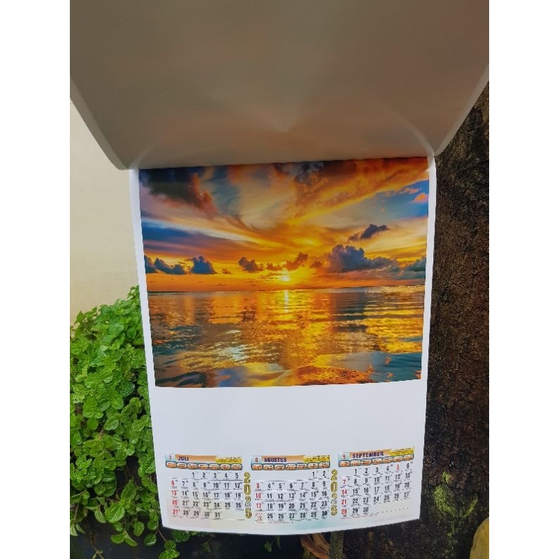 

kalender dinding triwulan 2025 tri isi 4 lembar d