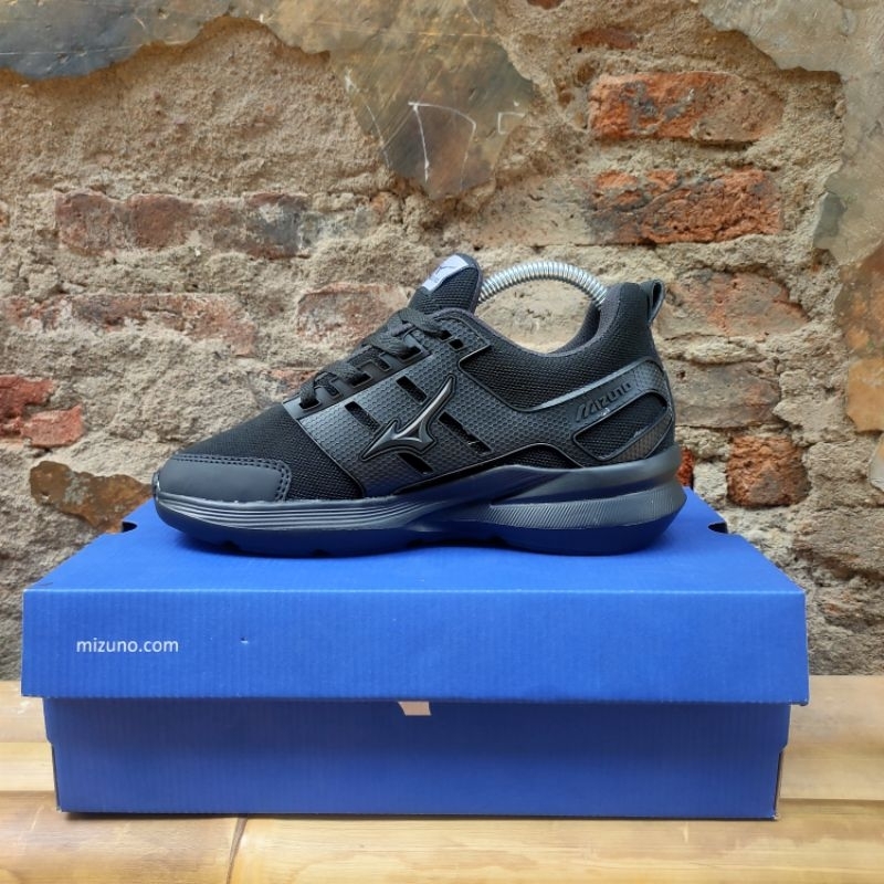 Sepatu Olahraga Mizuno Warna Hitam Polos Pria Wanita Sepatu Sneaker Sekolah Olahraga Casual