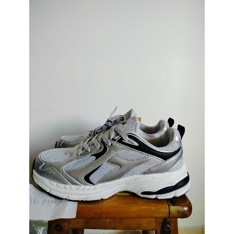 diadora karnisius
