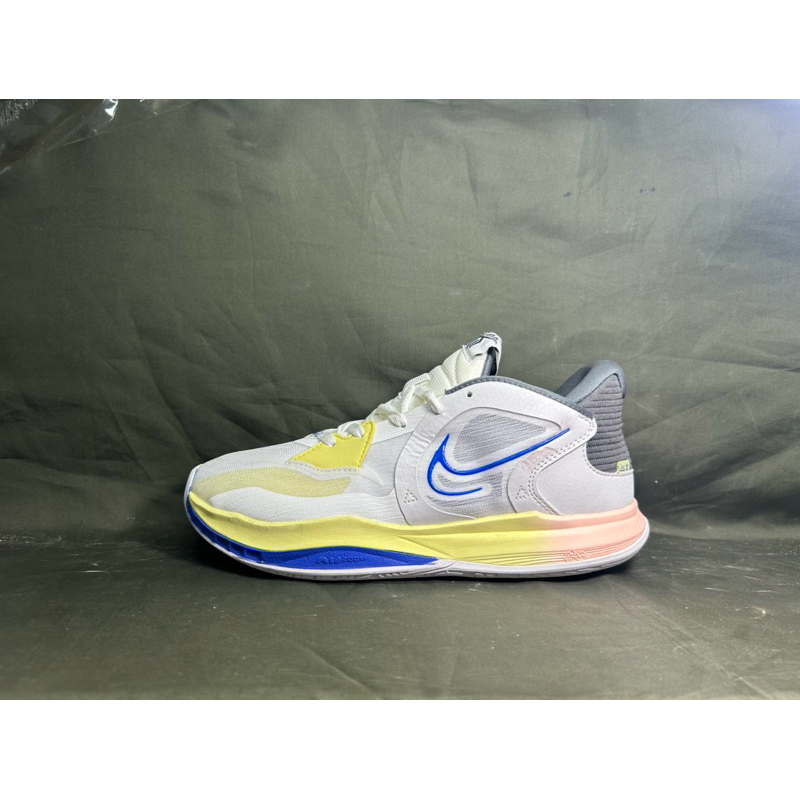 nike kyrie
