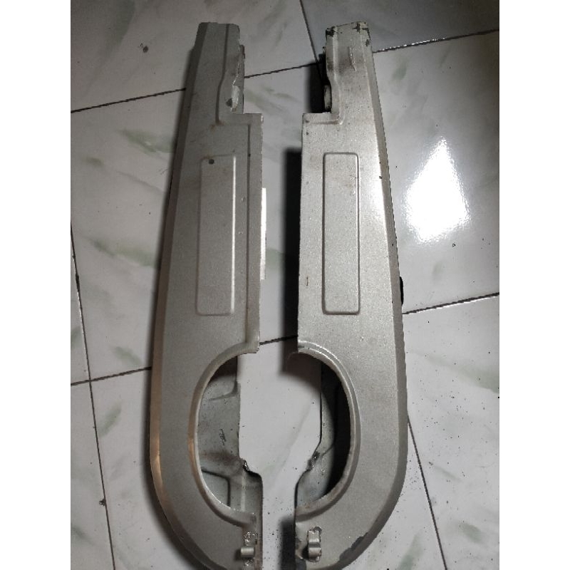 tutup rantai suzuki tornado