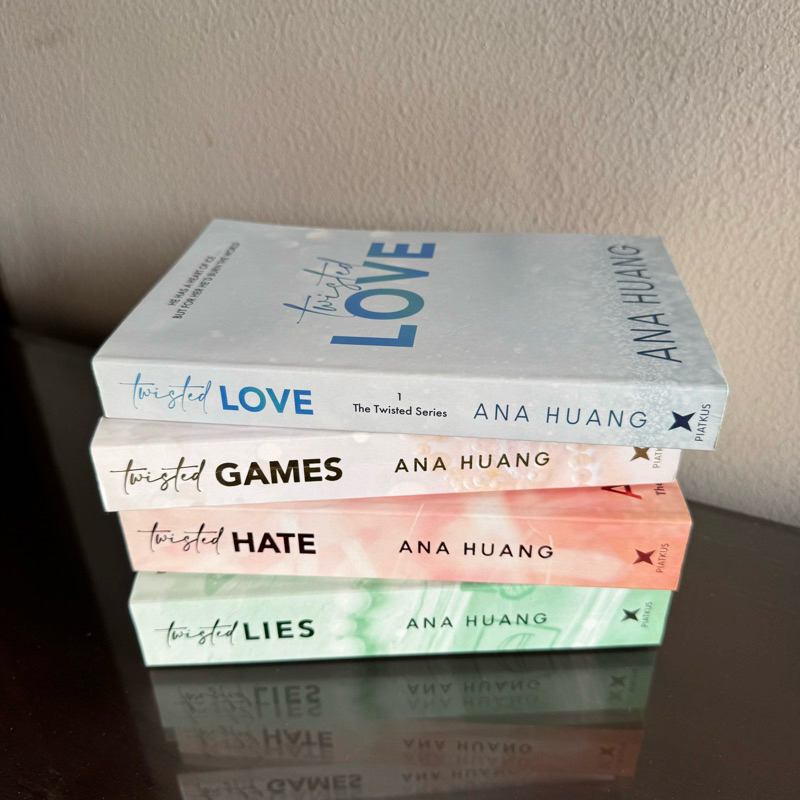NOVEL PRELOVE INGGRIS Twisted Games - Ana Huang (ORI PERIPLUS)