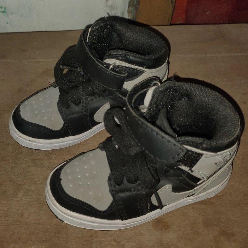 SEPATU ANAK / SEPATU JORDAN ANAK / SEPATU NIKE ANAK / PRELOVED
