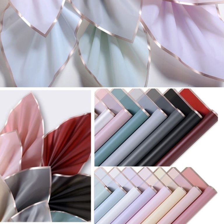 

Hadir Spesial 1 Pack Kertas Buket Cellophane Frame Gold