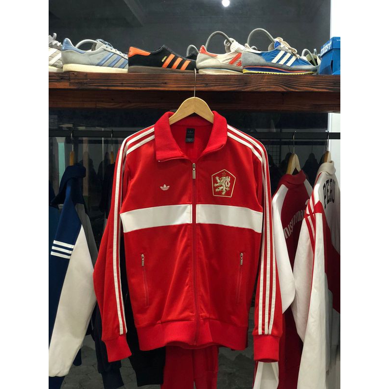 Tracktop adidas negara ceko