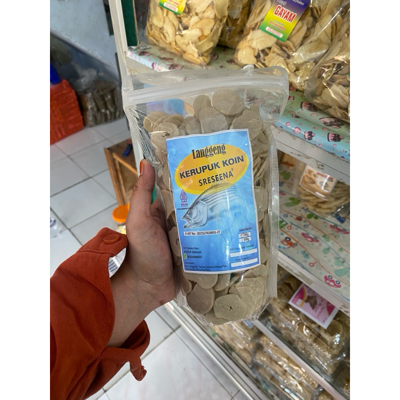 

KERUPUK KOIN IKAN LANGGENG SRESEH 350GR CAMILAN MADURA ASLI