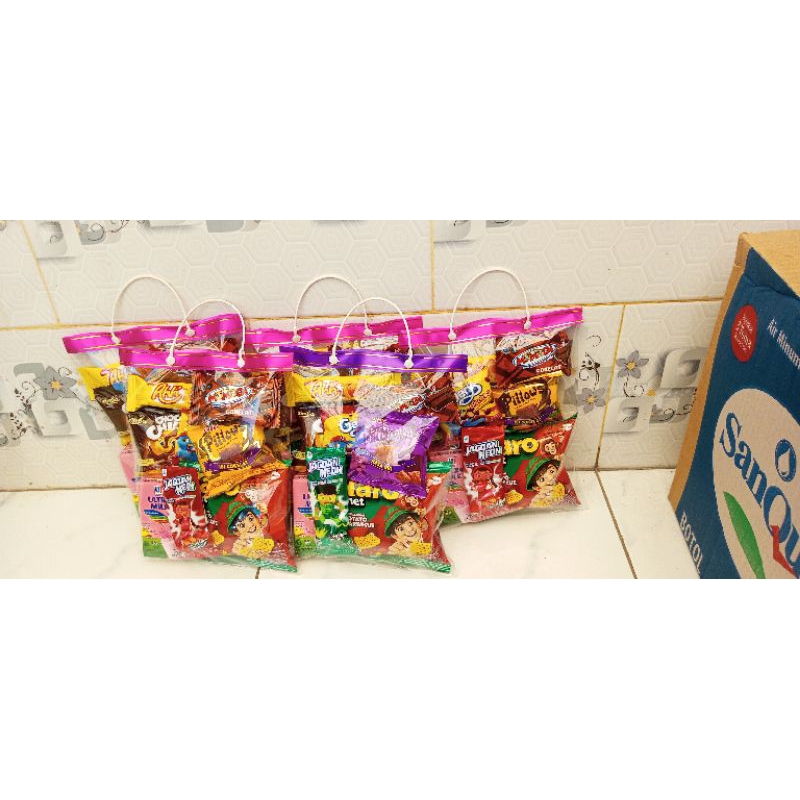 

Hampers Snack Ulang Tahun Anak /Bingkisan Snack ultah Anak Tentengan Ab