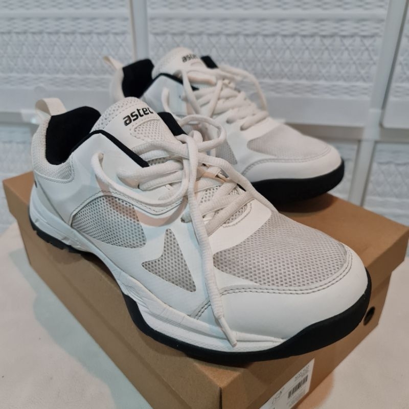 ASTEC JAZZ WHITE sz.41 BADMINTON/TENNIS shoes sepatu tenis bekas bulutangkis preloved second