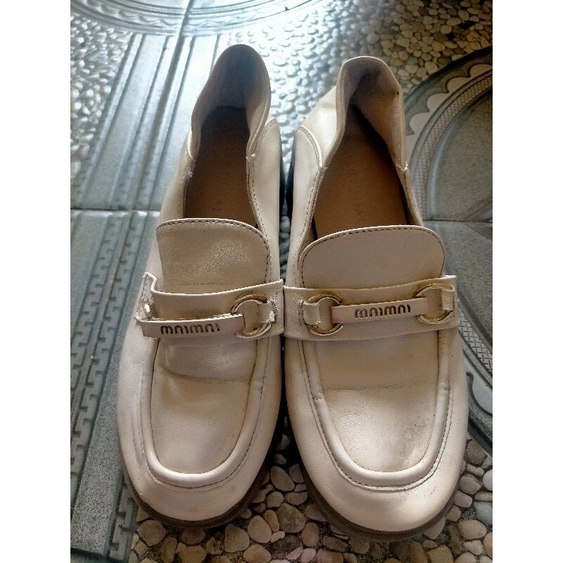 sepatu loafers miumiu