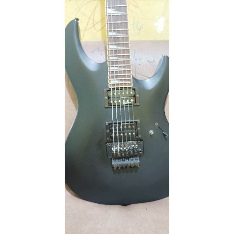 Gitar Custom mirip Ibanez second