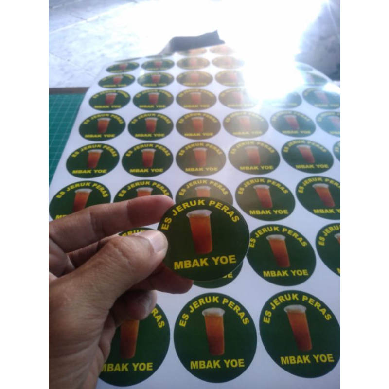 

cetak stiker bulat diameter 5 Cm sudah cutting