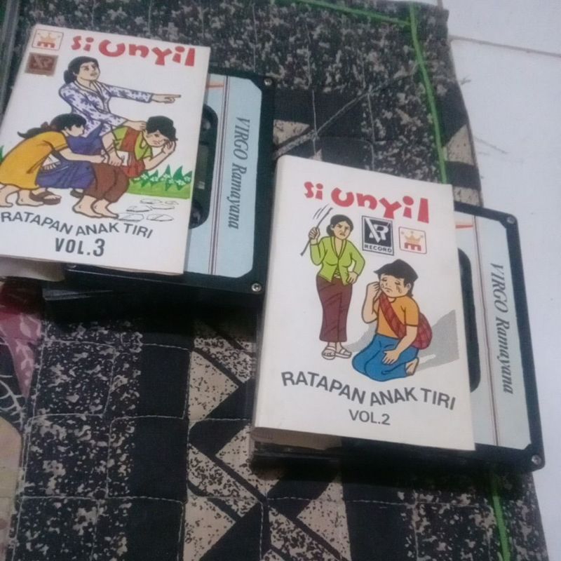 SI UNYIL   KASET  PITA  RATAPAN ANAK  TIRI  VOL 2  DAN 3