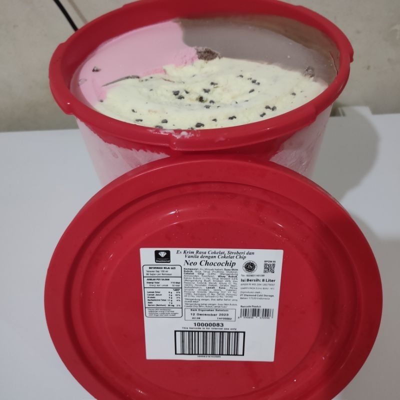 

ICE Cream Diamond 8 Liter Neopolitan 3 rasa Choco chips