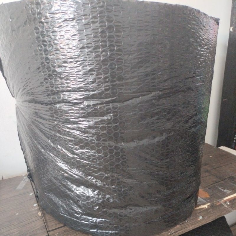 

BUBBLE WRAP HITAM TEBAL UKURAN 30,40,50,60,125 CM X 50M