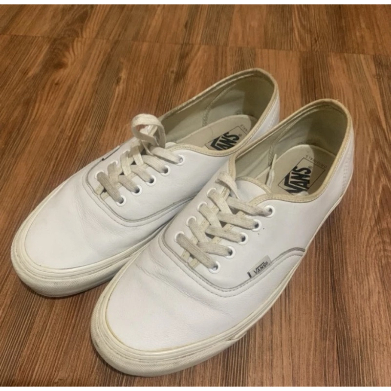 vans authentic leather vault