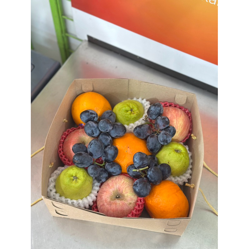 

(instan same day delivery) hampers free pita parsel parcel buah box free card isi m hampers pee parcel buah box jeruk surabaya sidoarjo hampers parcel buah lebaran idul fitri eid mubarak
