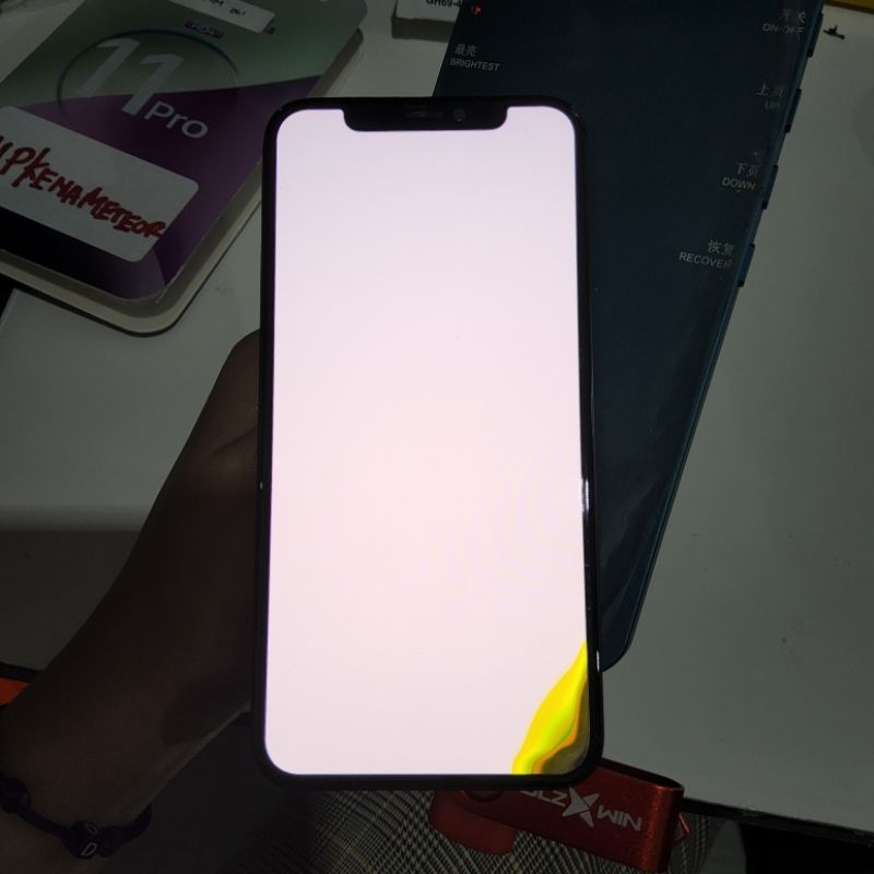 LCD IPHONE 11 PRO ORI MINUS SEPERTI DIFOTO SELEBIHNYA NORMAL