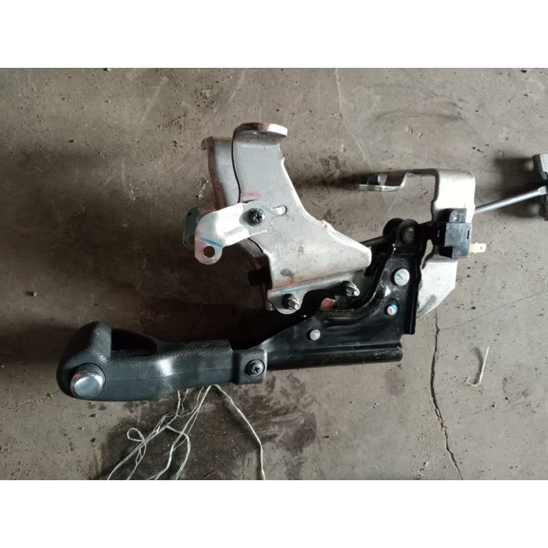 tuas rem tangan handle rem tangan calya sigra