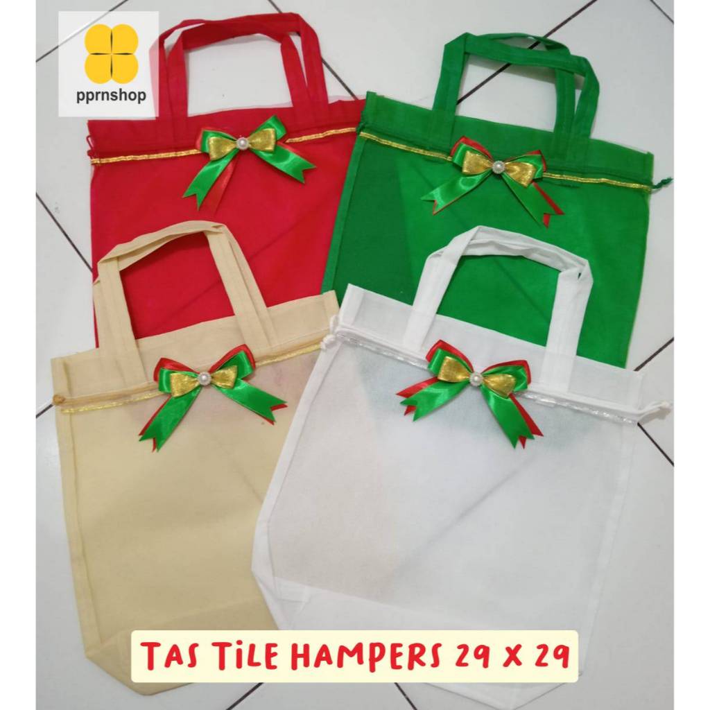 

TAS TILE HAMPERS NATAL UKURAN MEDIUM 27 X 28 CM ALAS 9 X 18 CM/GOODIEBAG